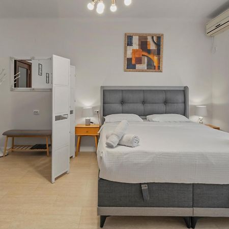 Upscale Studio, Walking Distance From The Old Town Bucarest Exterior foto