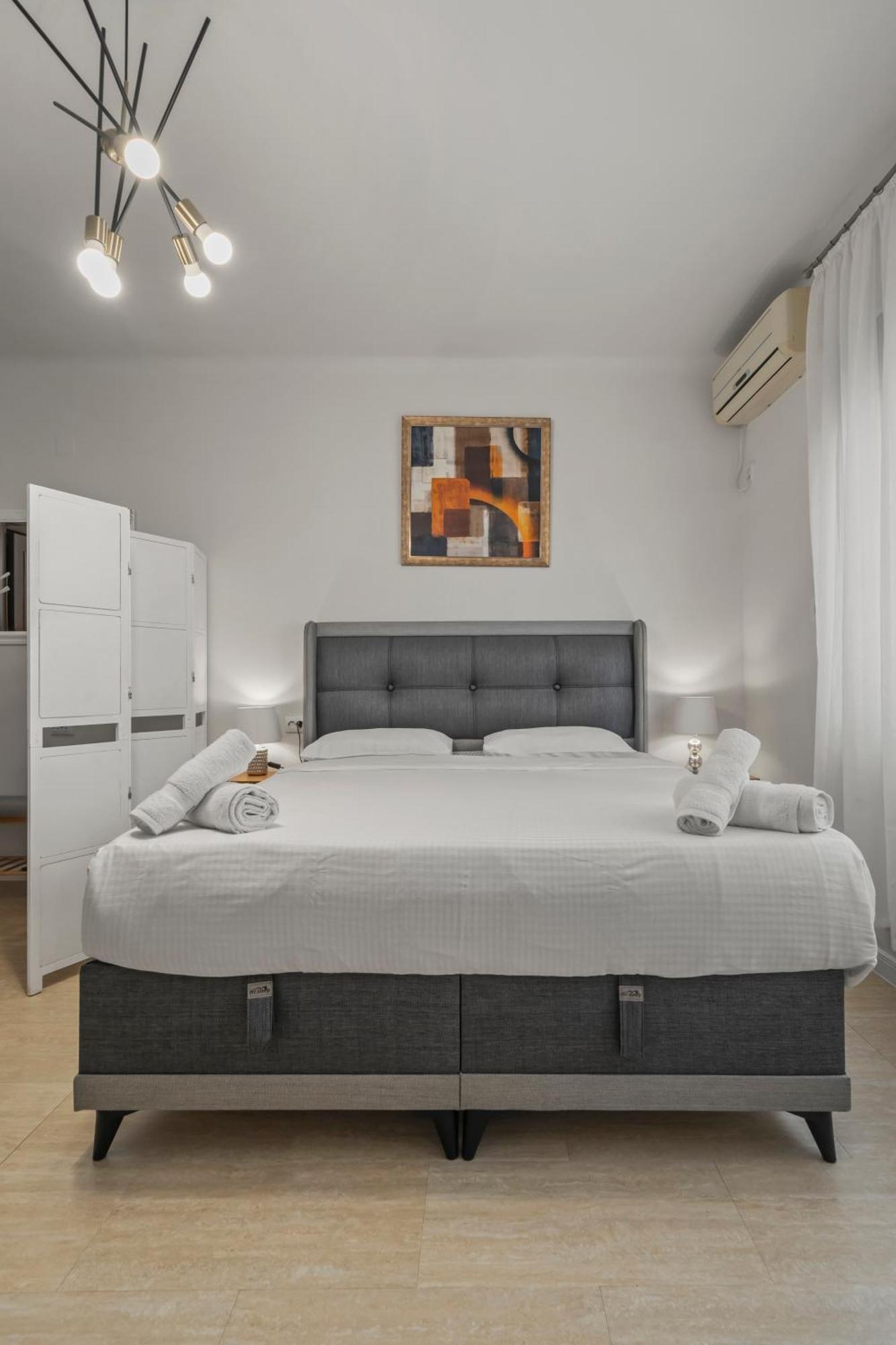 Upscale Studio, Walking Distance From The Old Town Bucarest Exterior foto