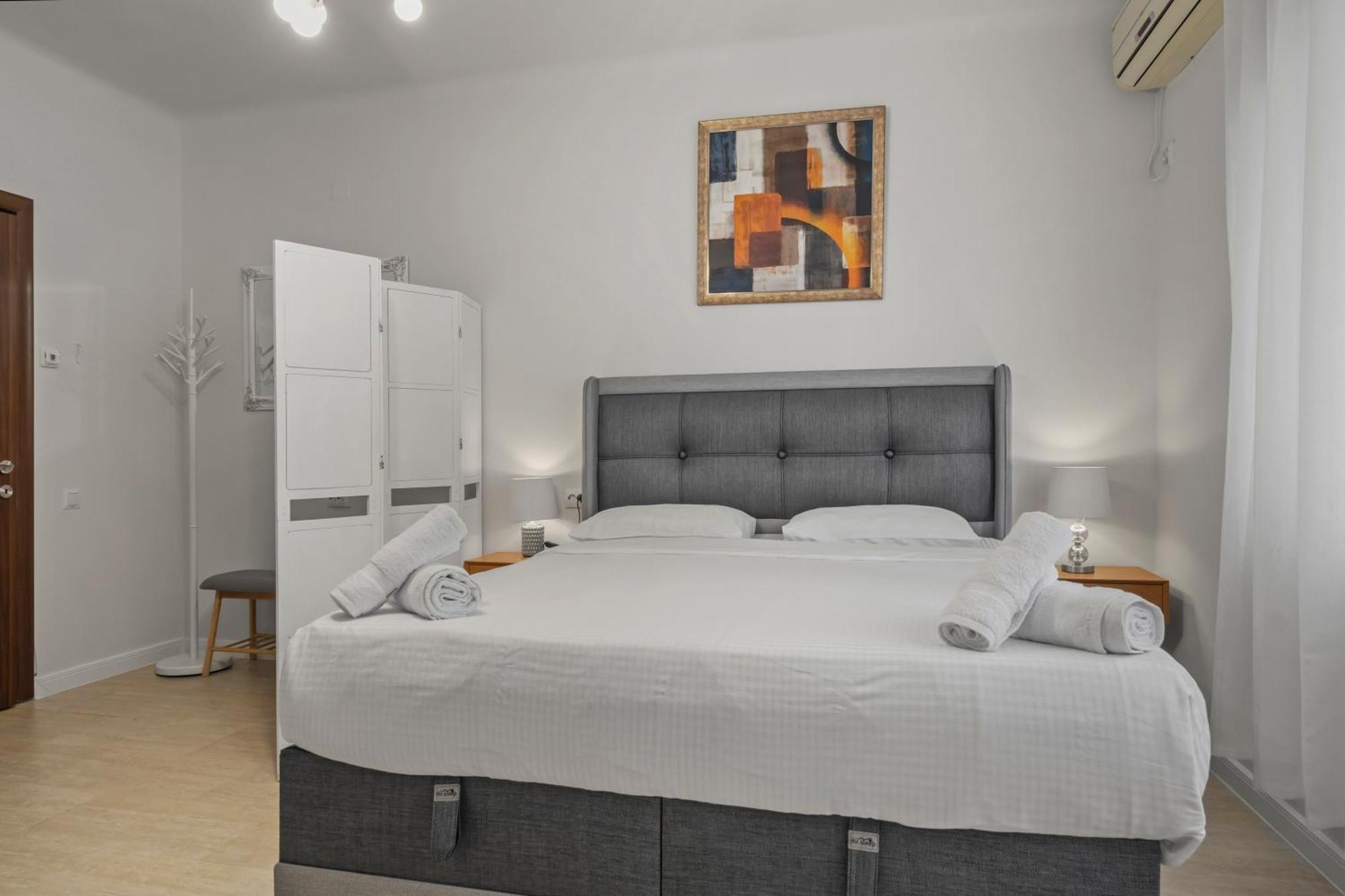Upscale Studio, Walking Distance From The Old Town Bucarest Exterior foto